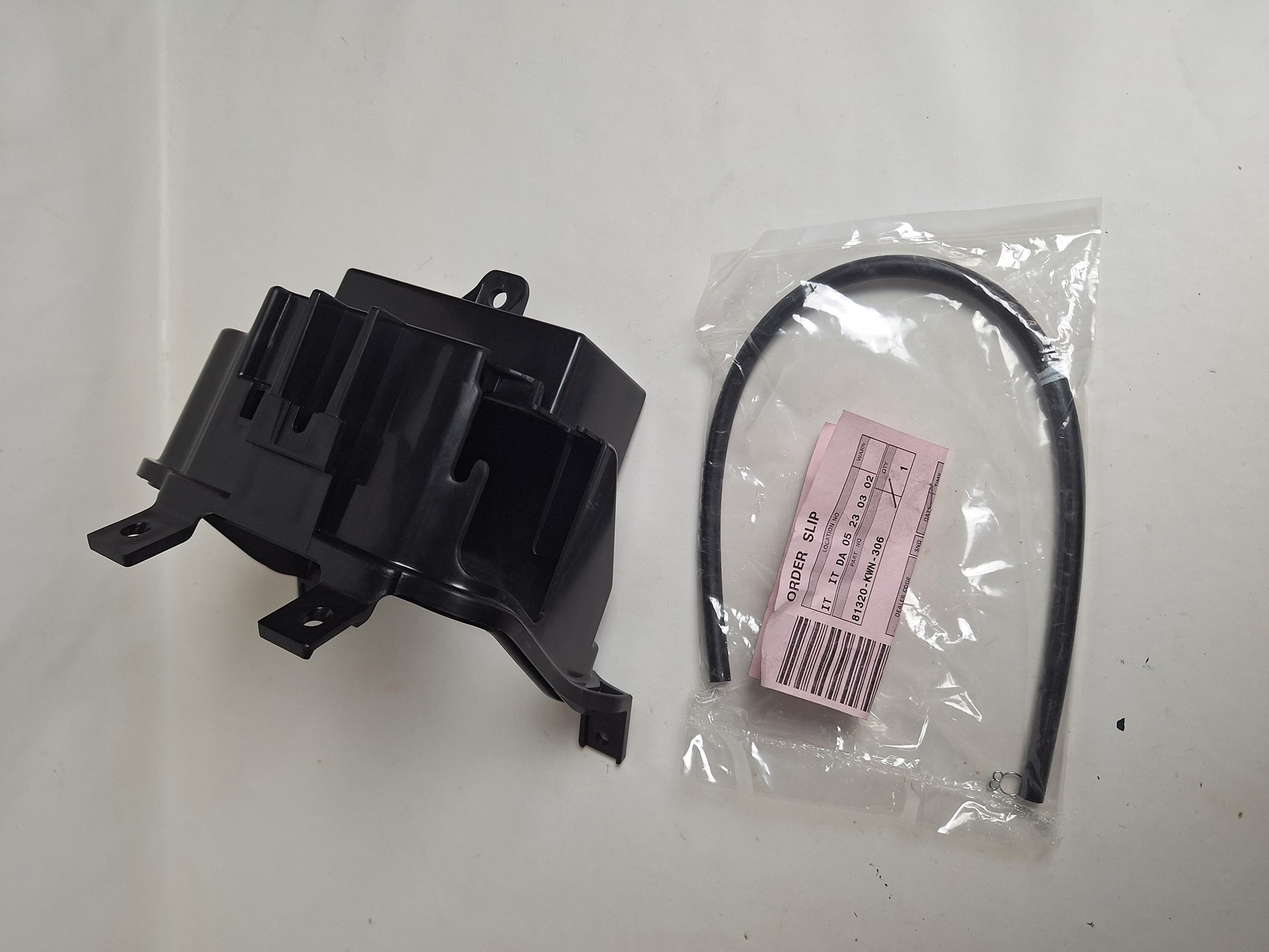 Picture of SET,BATTERY BOX  81320-KWN-306  